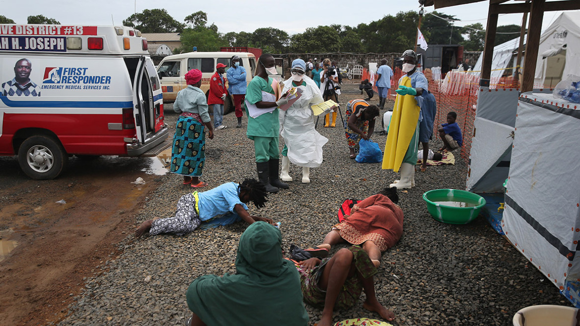 ΠΟΥ: Στους 4.877 οι νεκροί από τον Έμπολα